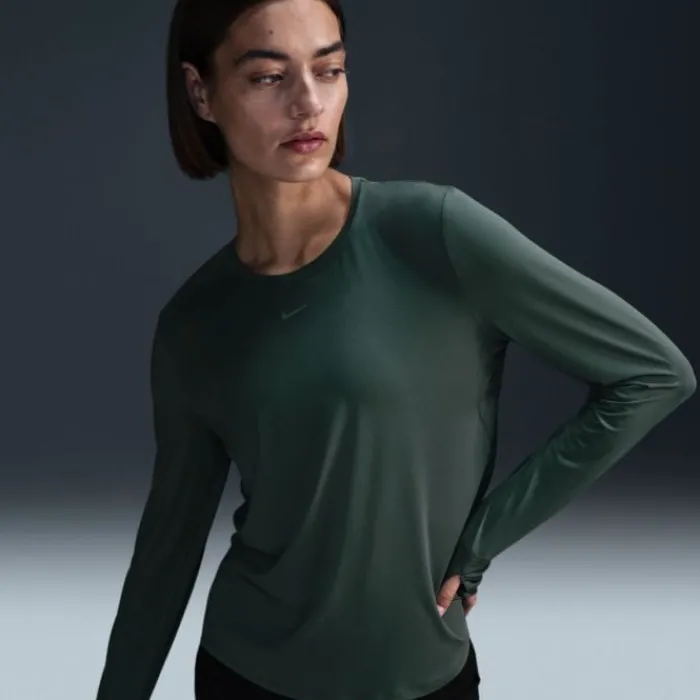 Nike Running Tops & T-shirts^Dri-FIT One Classic Long Sleeve Tee Green