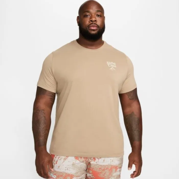 Nike Running Tops & T-shirts^Dri-FIT UTMB Energy Tee Brown