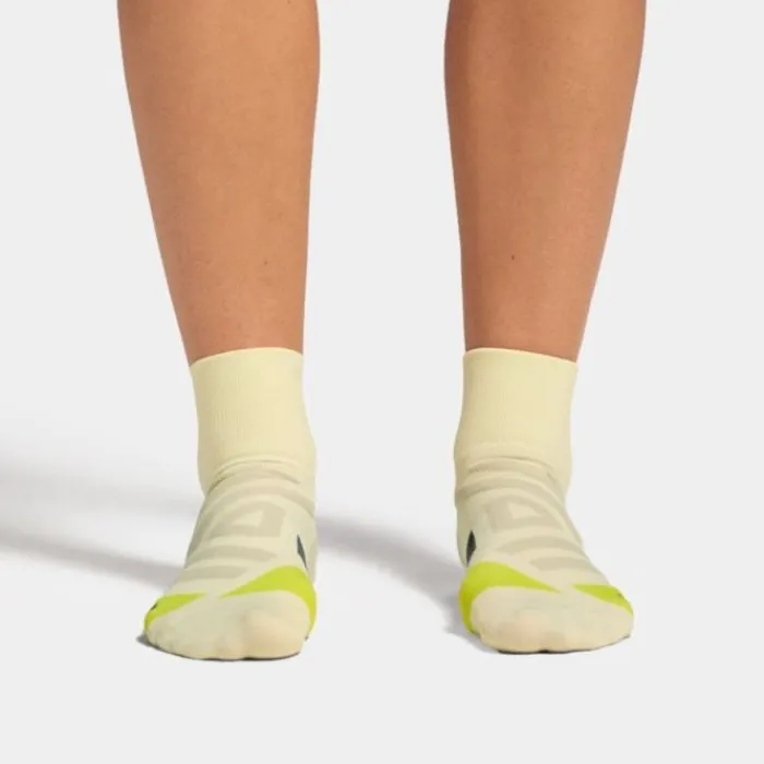 On Socks | Running Socks^Performance Mid Sock Green