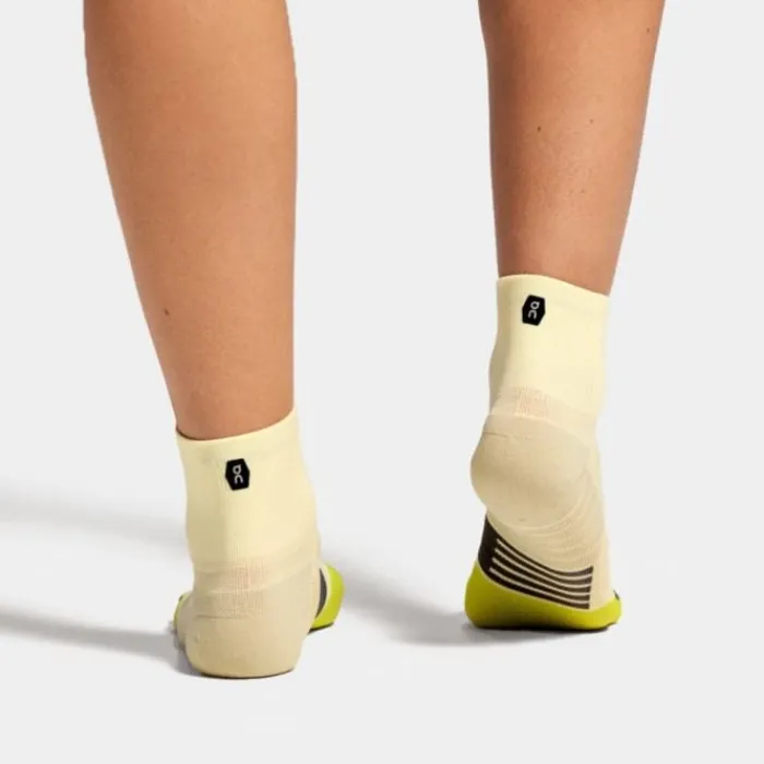 On Socks | Running Socks^Performance Mid Sock Green